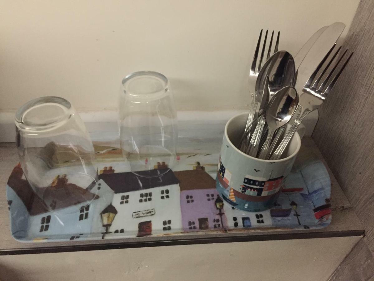 Self-Contained Small Apt. 韦茅斯 外观 照片